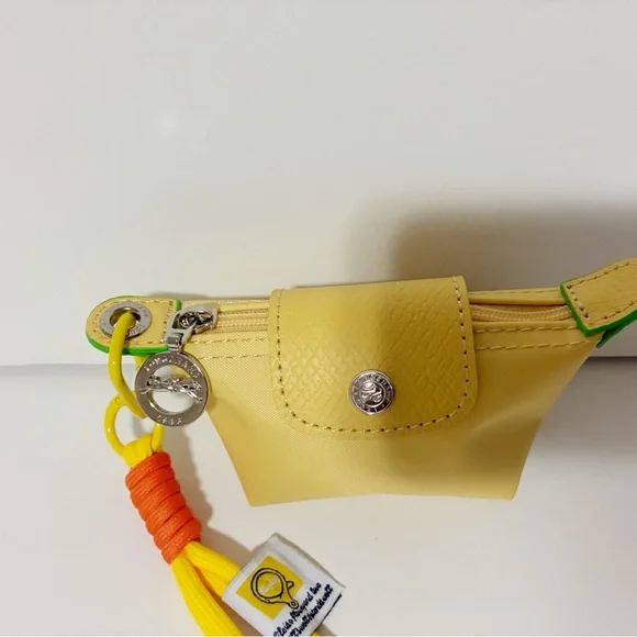 🌸New Longchamp Yellow Nylon Wristlet Coin Purse - Picture 2 of 5